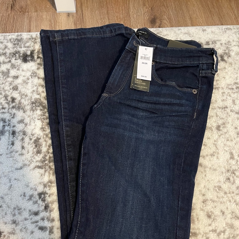 Banana republic NWT boot cut jeans. Size 26/2